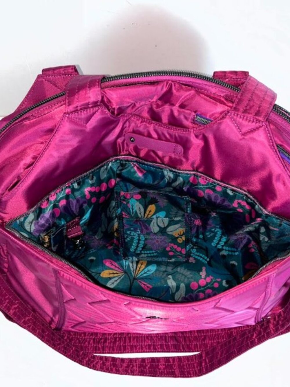 Lug Pontoon 2 Overnight Bag Raspberry Berry Red - Picture 12 of 14